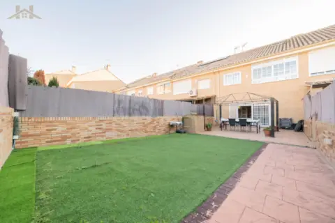 Chalet adosado en calle de Mazarrón