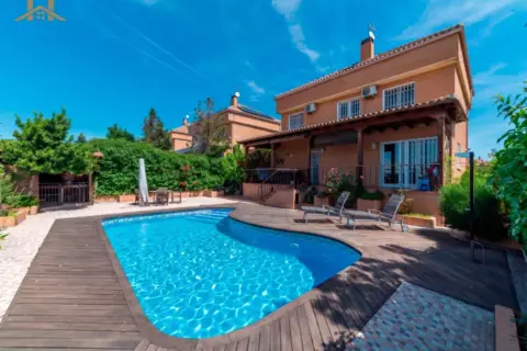Chalet en Avenida de Valdelacea