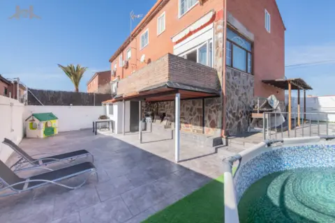 Chalet en calle Sierra de Albarracín