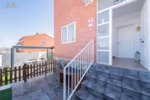 Chalet en calle Sierra de Albarracín