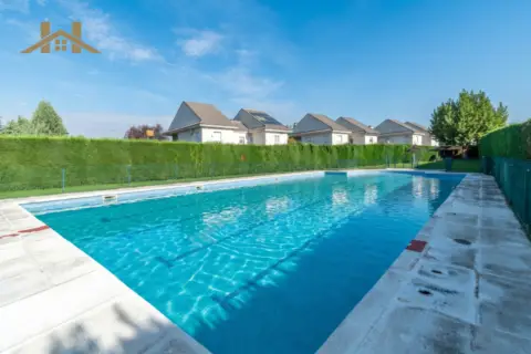 Chalet pareado en calle Centro