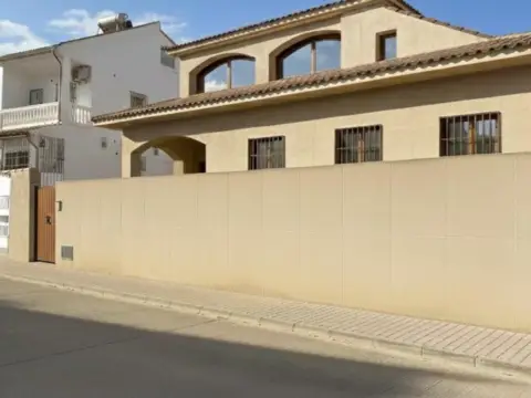 Chalet en calle C. Obispo Don Manuel González García