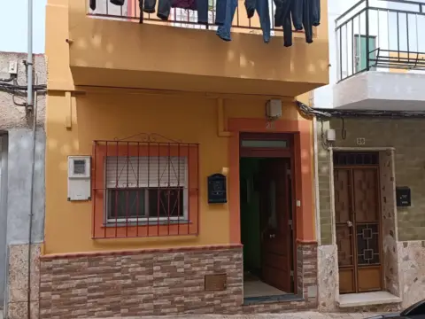 Casa pareada en calle de Guzmán, 28