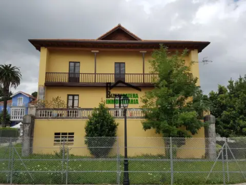 Casa en calle Barcena de Cicero
