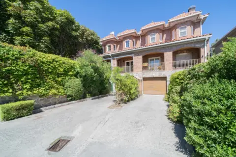 Chalet pareado en Paseo de los Rosales