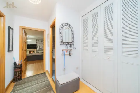 Chalet pareado en calle de Ramiro