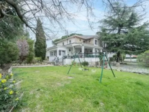 Chalet unifamiliar en calle de España