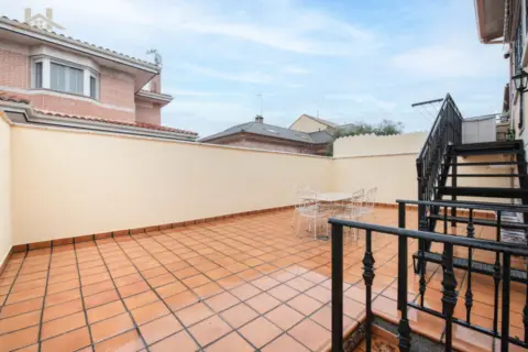 Chalet pareado en calle de Comuneros de Castilla, 3