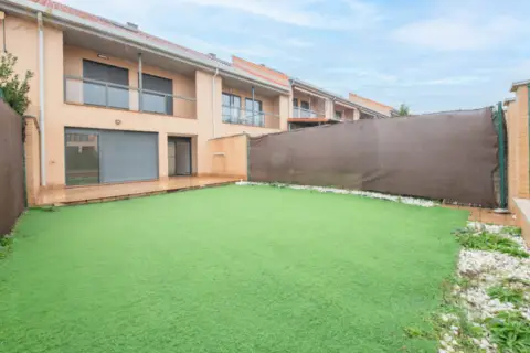 Chalet adosado en calle Pino Ponderosa