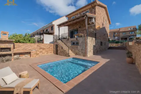 Chalet pareado en calle de Castilla