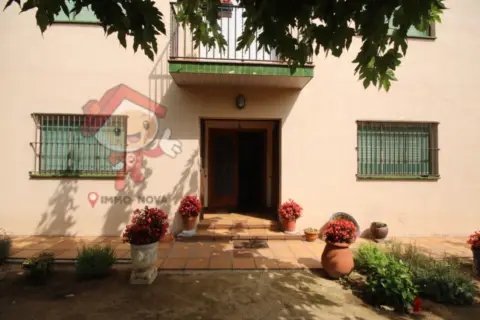 Chalet rústico en Carrer de Lladó