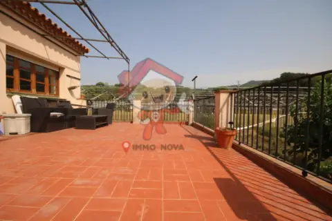 Chalet rústico en Carrer de Lladó