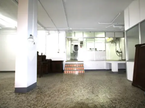 Local comercial en Carrer dels Tres Roques