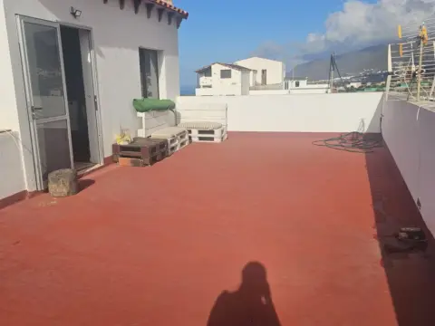 Casa adosada en calle de Juan Fernández