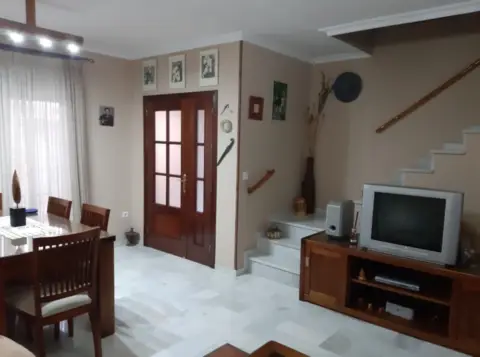 Chalet adosado en calle Flor de Azahar