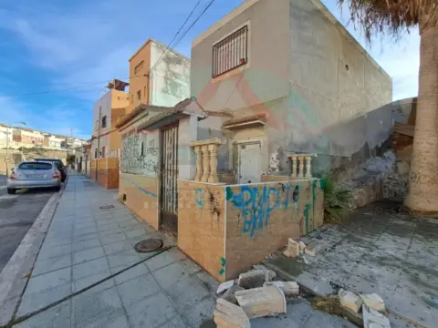 Casa unifamiliar en calle Valdivia