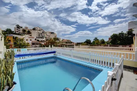 Chalet pareado en Hacienda de Torrequebrada