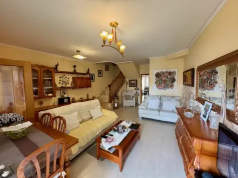 Chalet pareado en calle Vall de Ebo