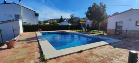 Chalet rústico en Camino Plana