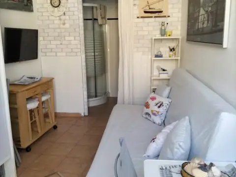 Estudio en calle de la Bocanada