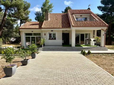 Chalet en calle de los Nardos, 299