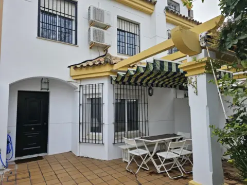 Casa adosada en El Águila-Las Redes-Fuentebravía
