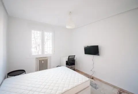 Habitación en calle de Alonso Saavedra