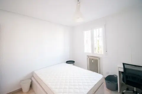 Habitación en calle de Alonso Saavedra