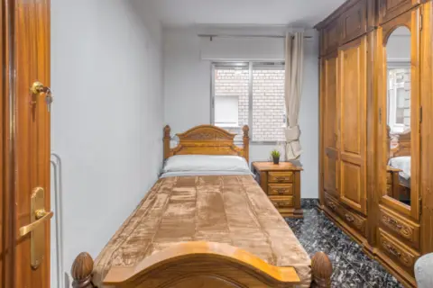 Habitación en calle de Cabo San Vicente, 10