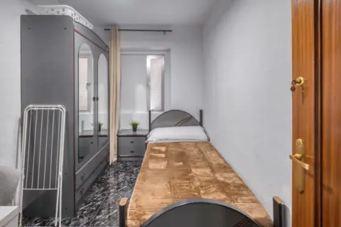 Habitación en calle de Cabo San Vicente, 10