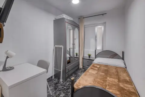 Habitación en calle de Cabo San Vicente, 10