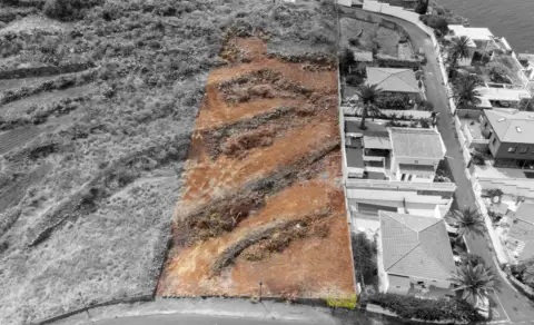 Terreno en calle de Mesa del Mar, 11