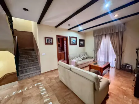 Chalet adosado en Avenida de Retamar
