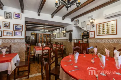 Local comercial en Paseo de la Ribera, 1