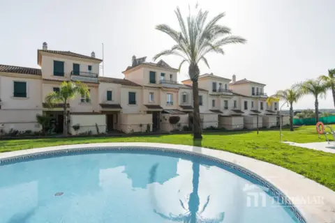 Casa adosada en calle de Rubén Darío, 1