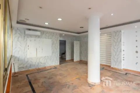 Nave comercial en calle Zufre, 1