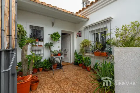 Chalet pareado en calle de Murcia, 1