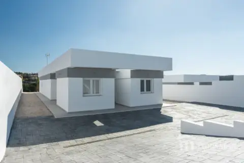 Chalet en Avenida de Rosalía de Castro, 1