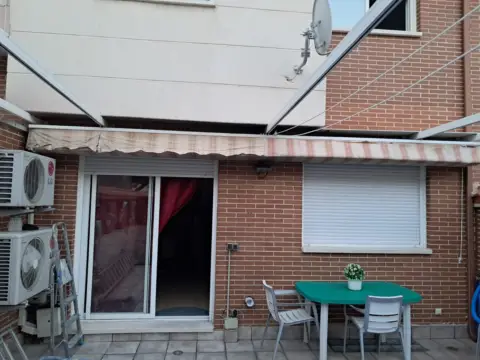 Chalet adosado en calle de Lilí Álvarez
