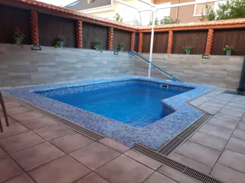 Chalet adosado en calle de Lilí Álvarez