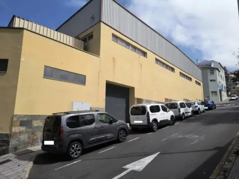 Nave comercial en Camino Antiguo Calvario, 29