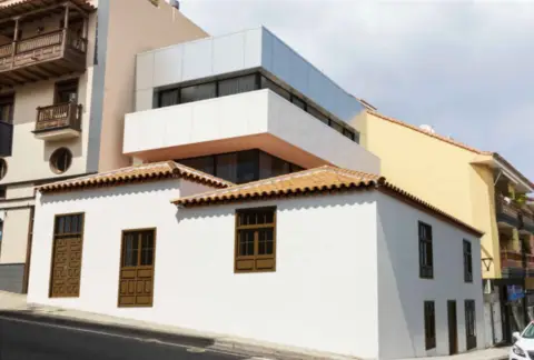 Casa en calle del Doctor Ingram, 16