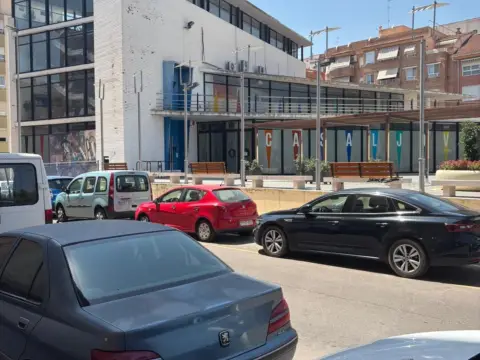 Piso en calle de la Marina Española