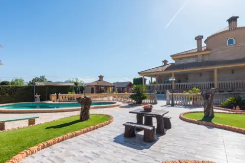 Chalet unifamiliar en Camino Acequia de Benetucer