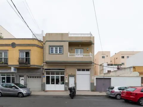 Flat in calle San Juan De Avila, 58