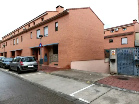 Terraced house in calle Alfonso I
