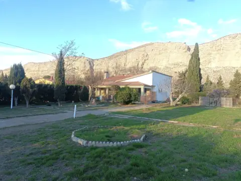 Casa en calle de la Selva de Oza