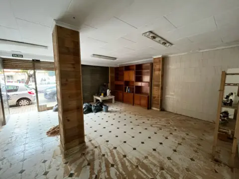 Local comercial en calle 9 D´Octubre