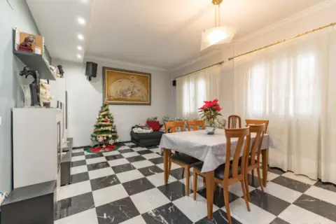 Casa adosada en calle del Padre Luis Navarro