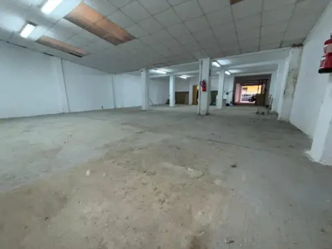 Almacén en calle de Álvarez de Sotomayor